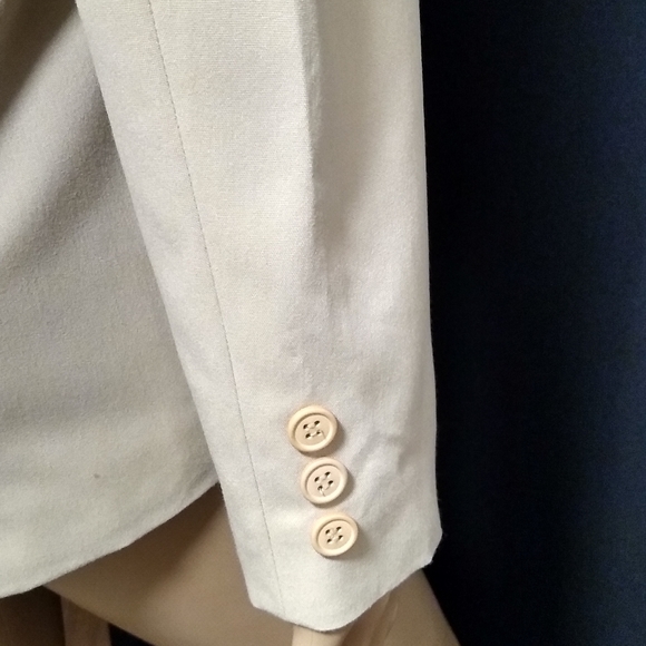 Classic Collection Single Breasted Beige Blazer 12 - Picture 6 of 6